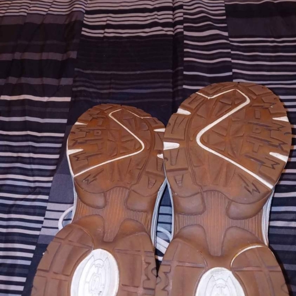 Sneakers - Picture 3 of 5